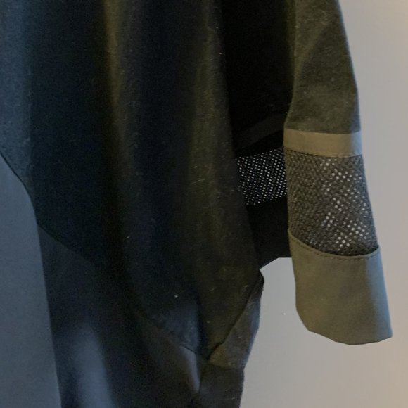 NEW Black NIKE Top - Picture 3 of 4